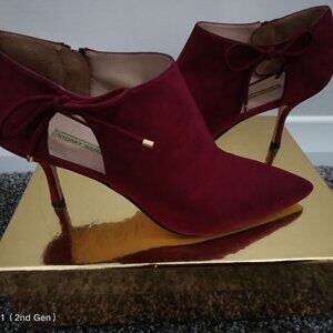 Stuart Weitzman Booties Colour Cranberry Never Worn Outside
